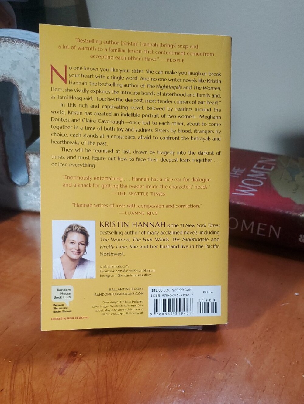 Kristin Hannah - Between Sisters (Sunset Cover) - Picture 2 of 4